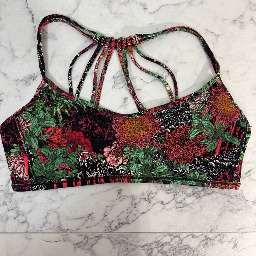 Lululemon Lighten Up Bra in Zen Garden 12